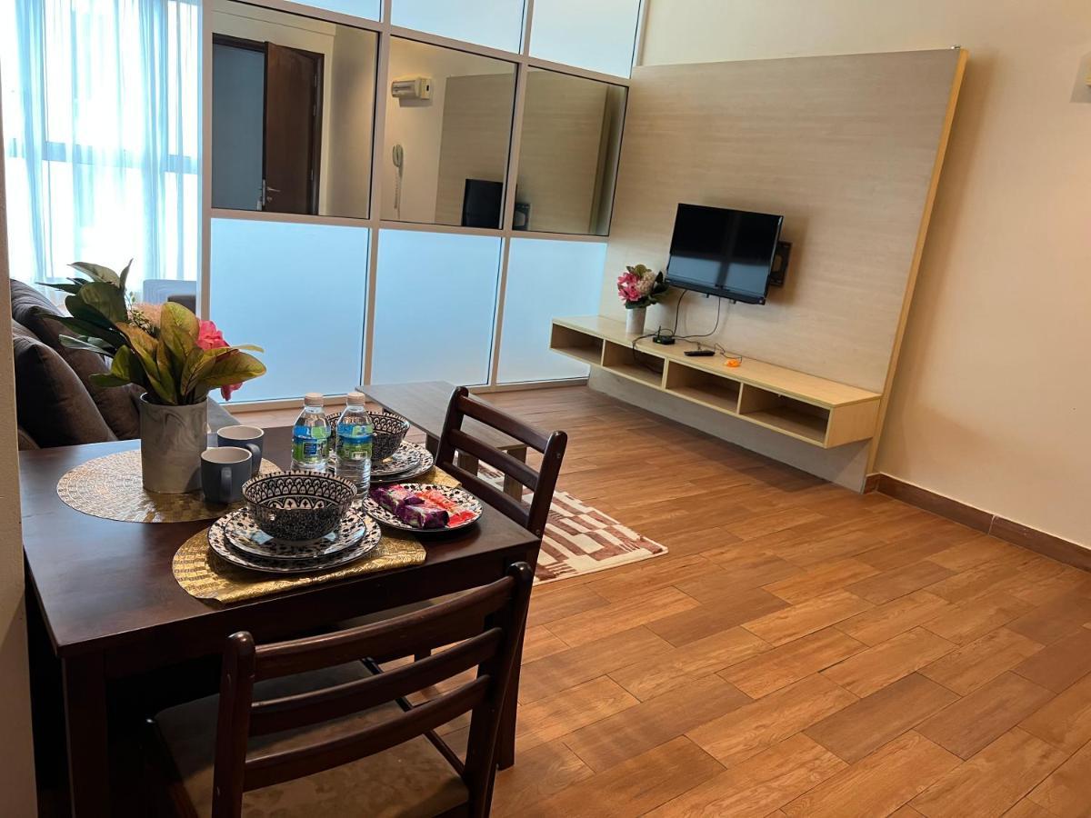 Luxury Regalia Suites By Adnan Kuala Lumpur Eksteriør billede